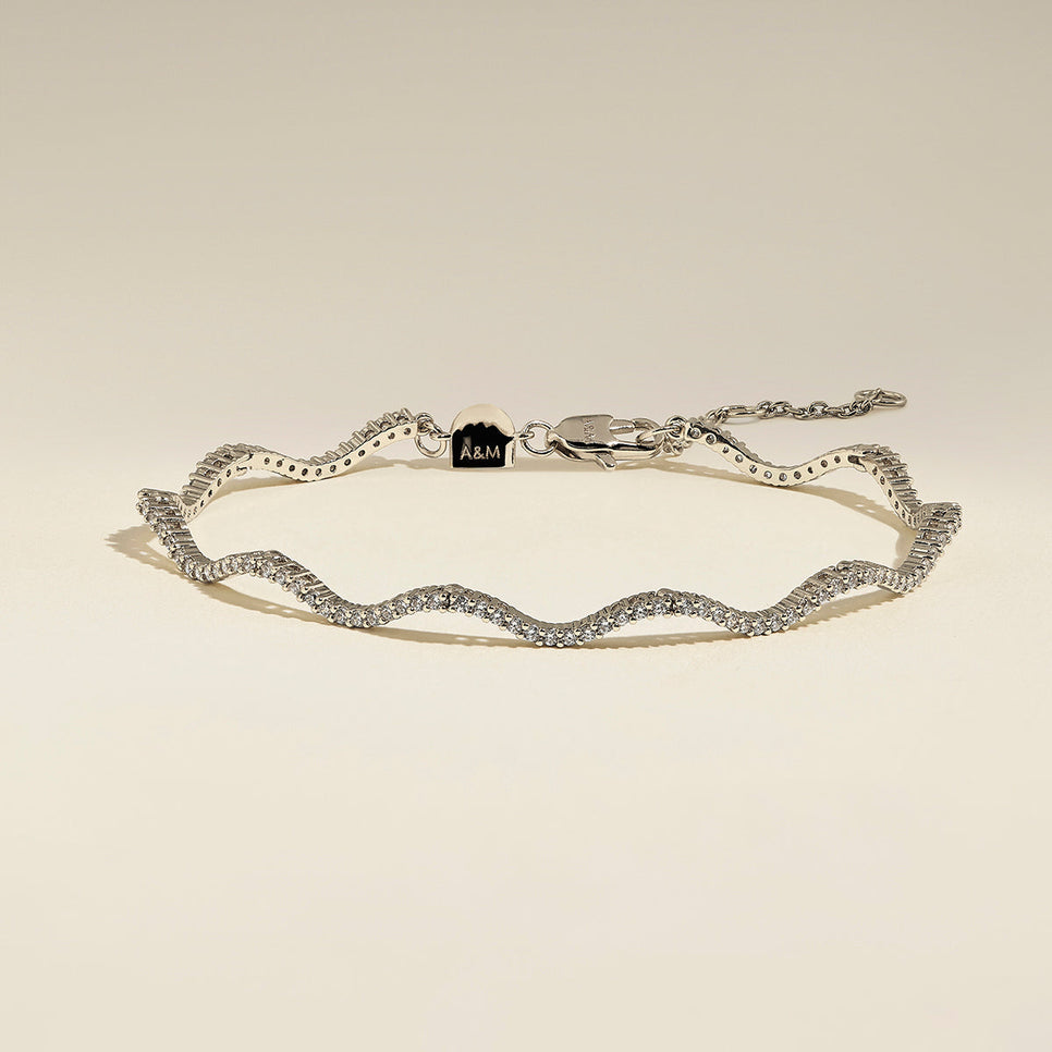 Scalloped Tennis Chain Bracelet in Silver-Astrid &amp; Miyu