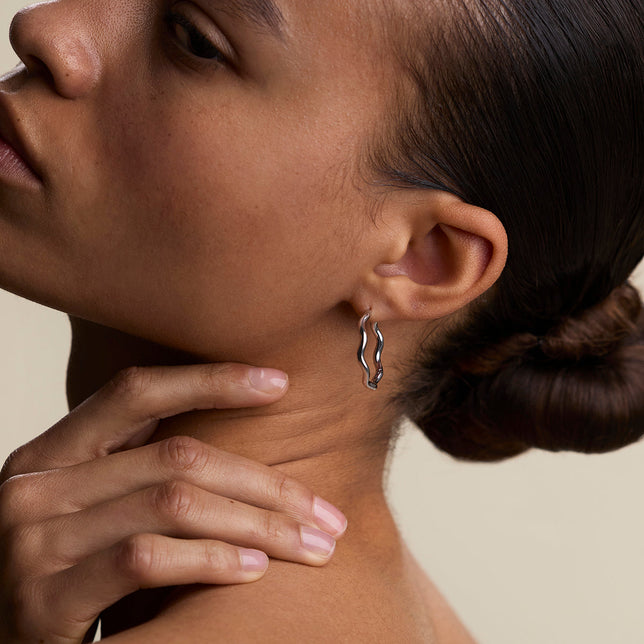 Scalloped Large Hoops in Silver-Astrid & Miyu