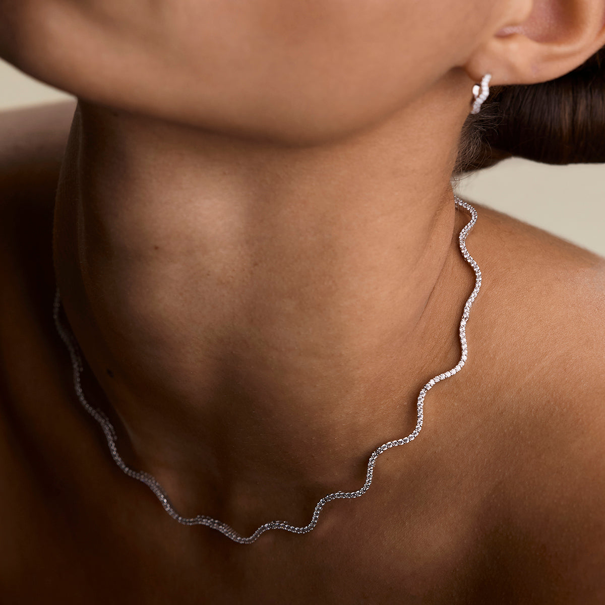 Scalloped Tennis Chain Necklace in Gold-Astrid &amp; Miyu