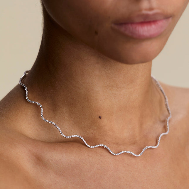 Scalloped Tennis Chain Necklace in Silver-Astrid &amp; Miyu