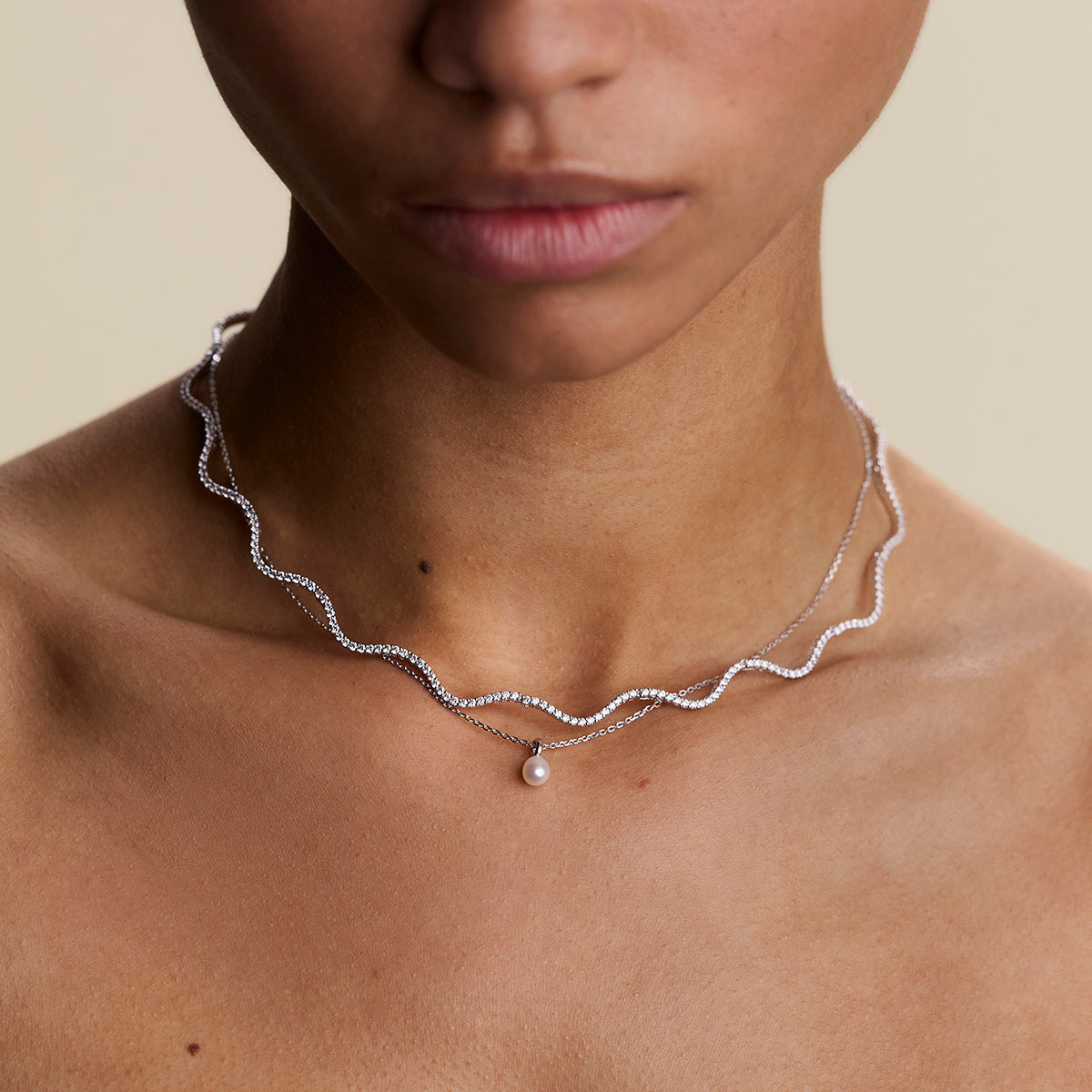 Scalloped Tennis Chain Necklace in Silver-Astrid &amp; Miyu