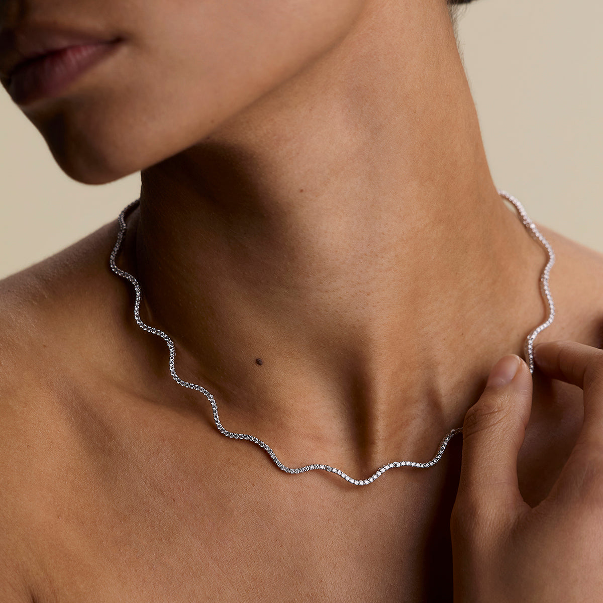 Scalloped Tennis Chain Necklace in Silver-Astrid &amp; Miyu