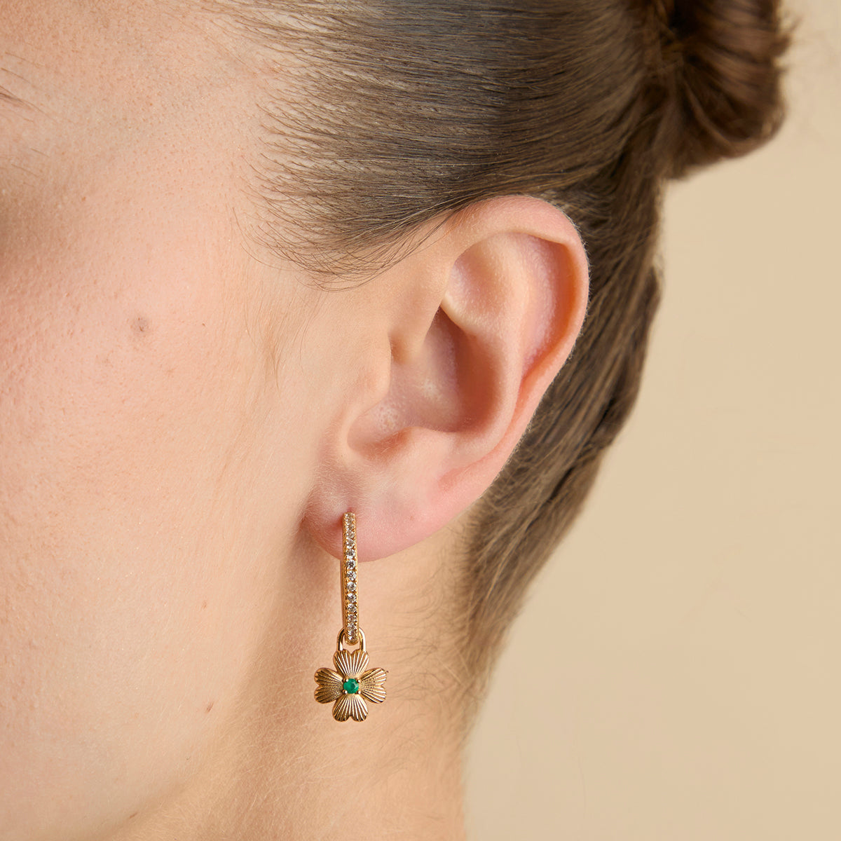 Clover Clip Charm in Gold-Astrid &amp; Miyu