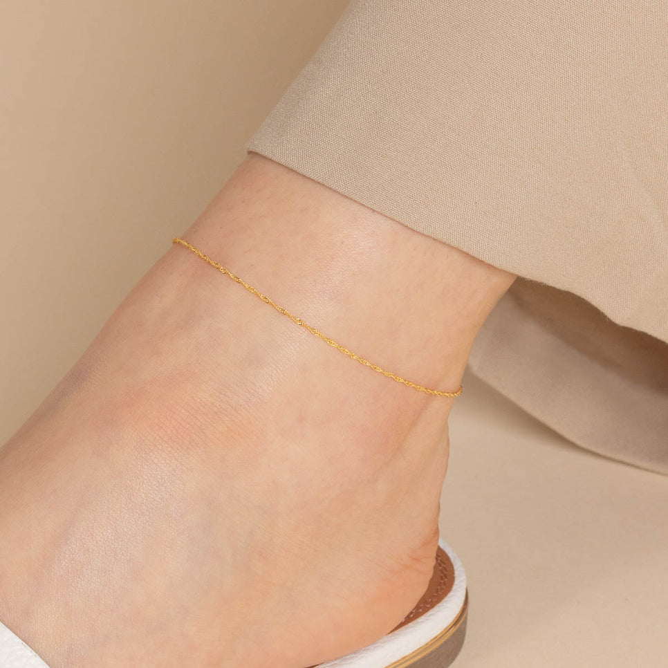 Anklets - Astrid Chain Anklet in Solid Gold - - Astrid &amp; Miyu