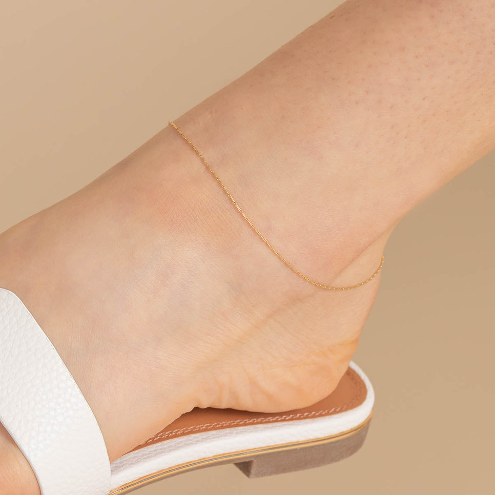 Anklets - Marylebone Chain Anklet in Solid Gold - Anklet - Astrid &amp; Miyu