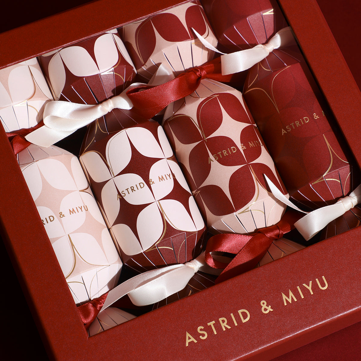 Magic Charm Studs Cracker in Gold