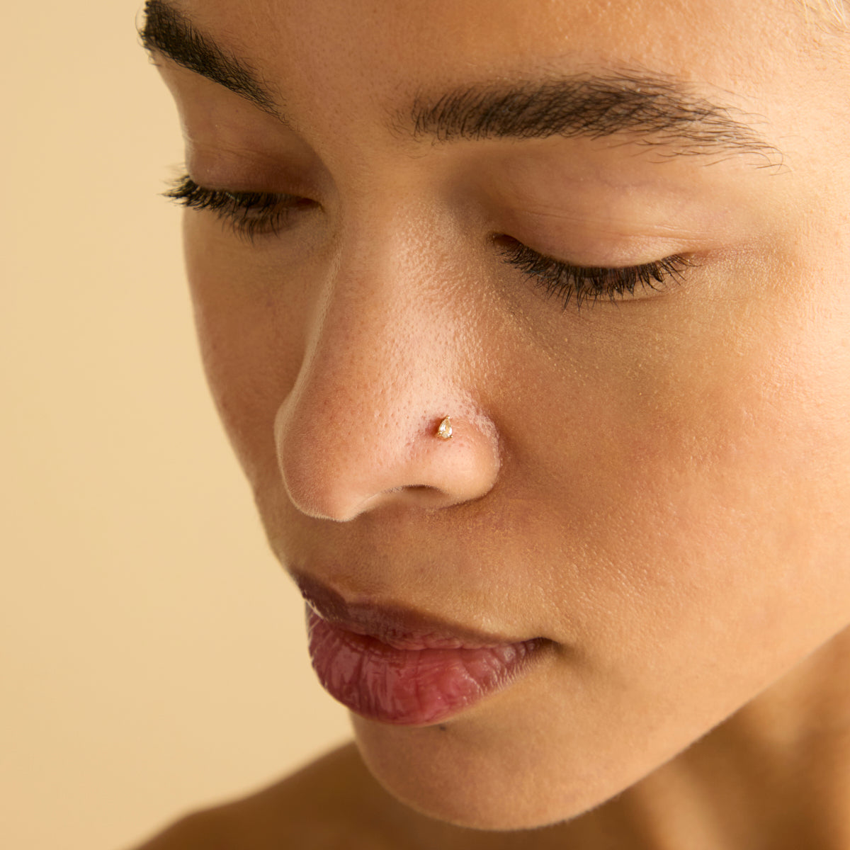 April White Topaz - Topaz Pear Piercing Stud in Solid Gold - Piercing Stud - Astrid &amp; Miyu