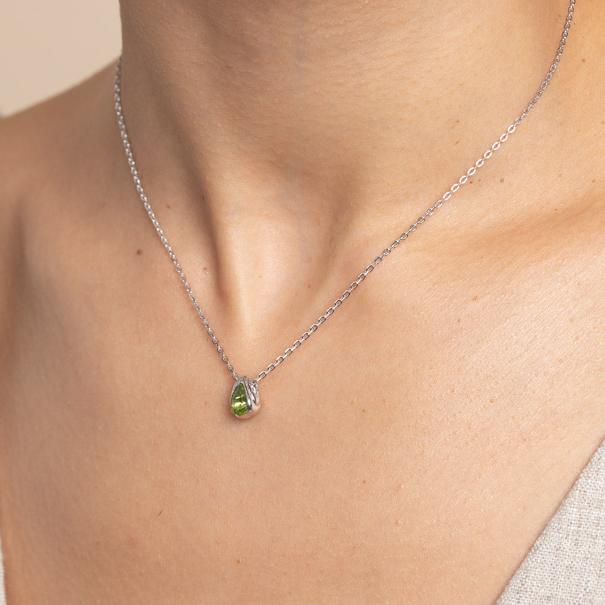 Olivine Pendant Necklace in Silver