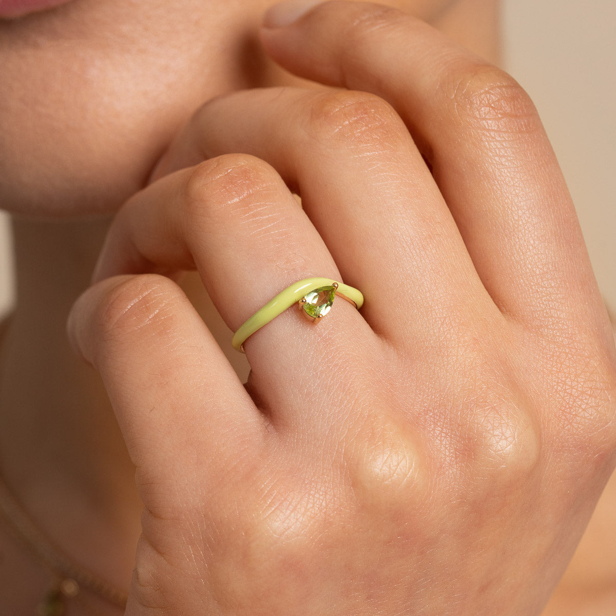 Olivine Enamel Wave Ring in Gold