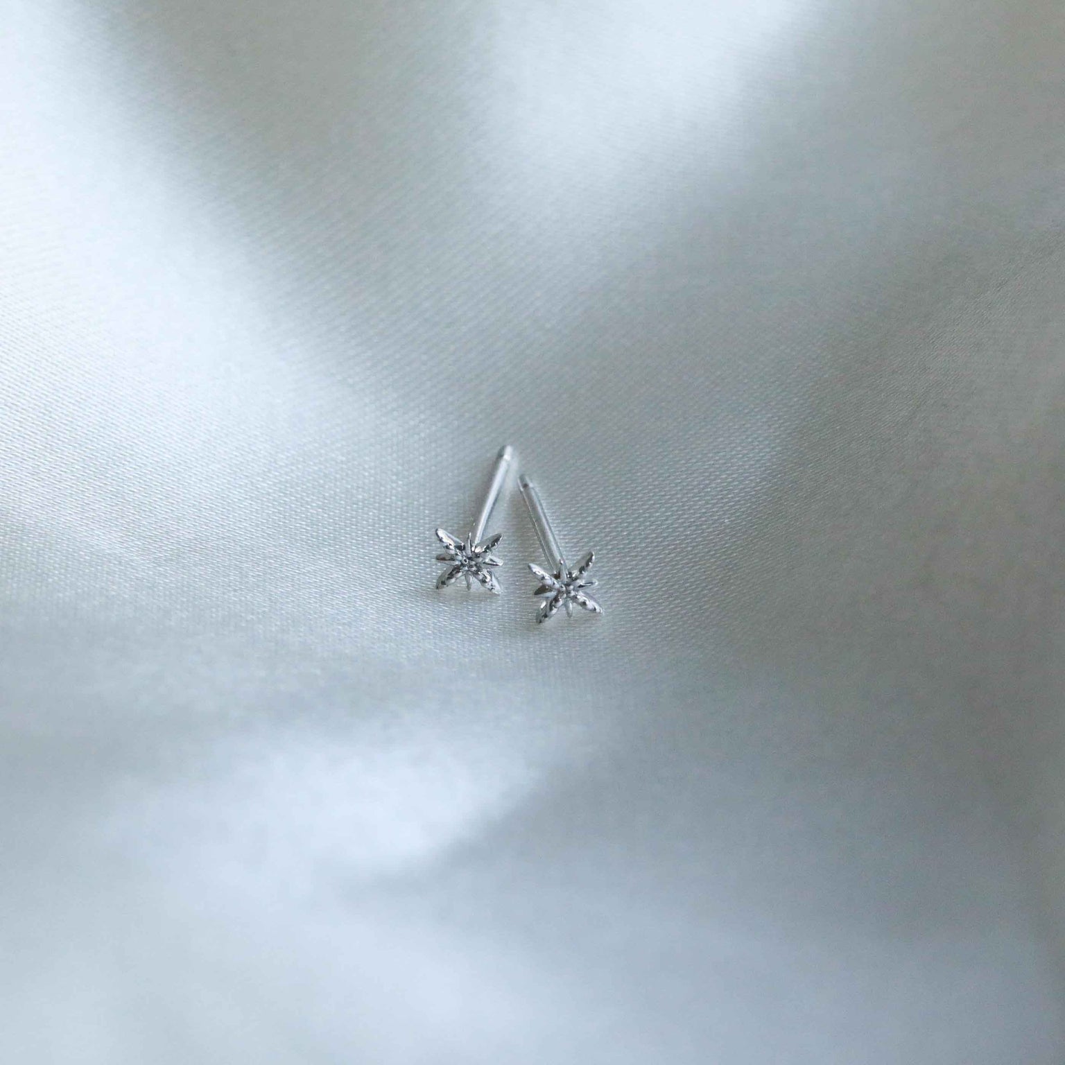 Twilight Stud Earrings in Solid White Gold