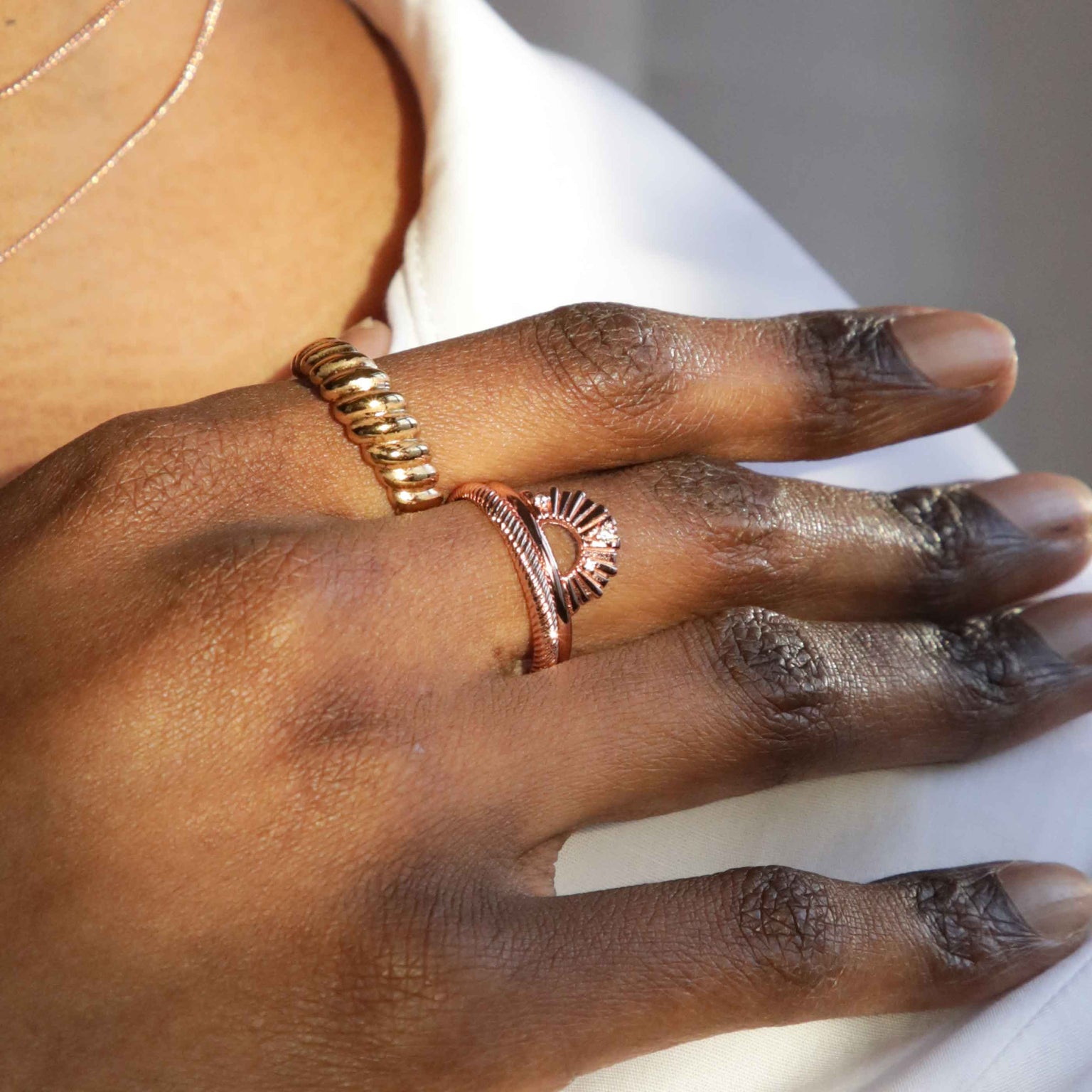 Etched-Band-Ring-in-Rose-Gold-worn